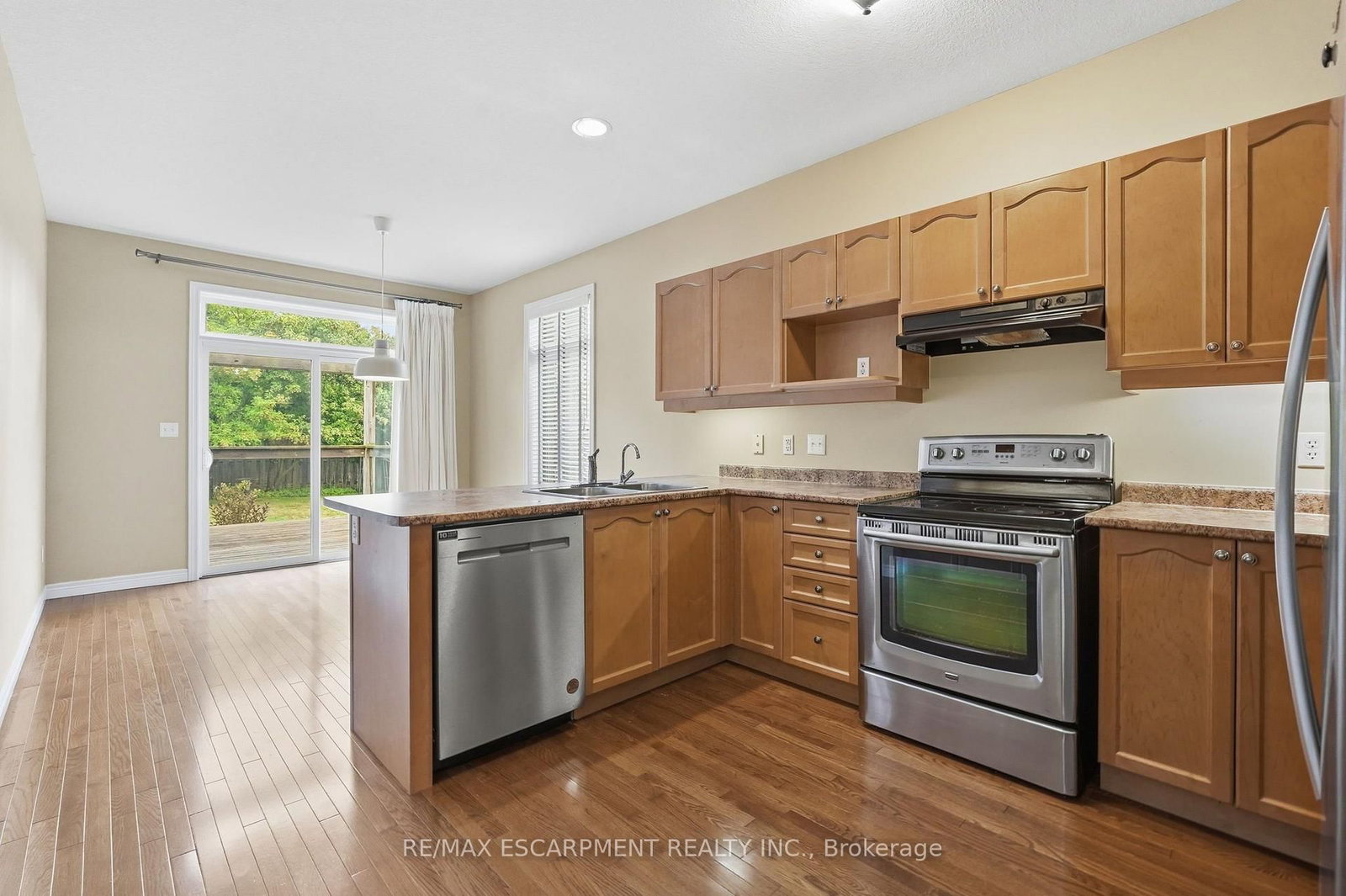 33 Norma Crescent • Guelph, ON photo 10