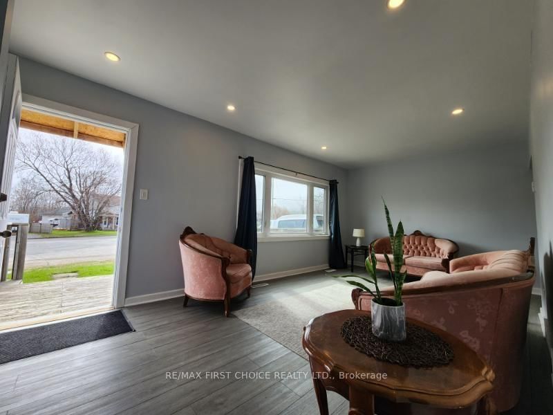 5 Crutchfield Avenue • Red Rock, ON photo 4