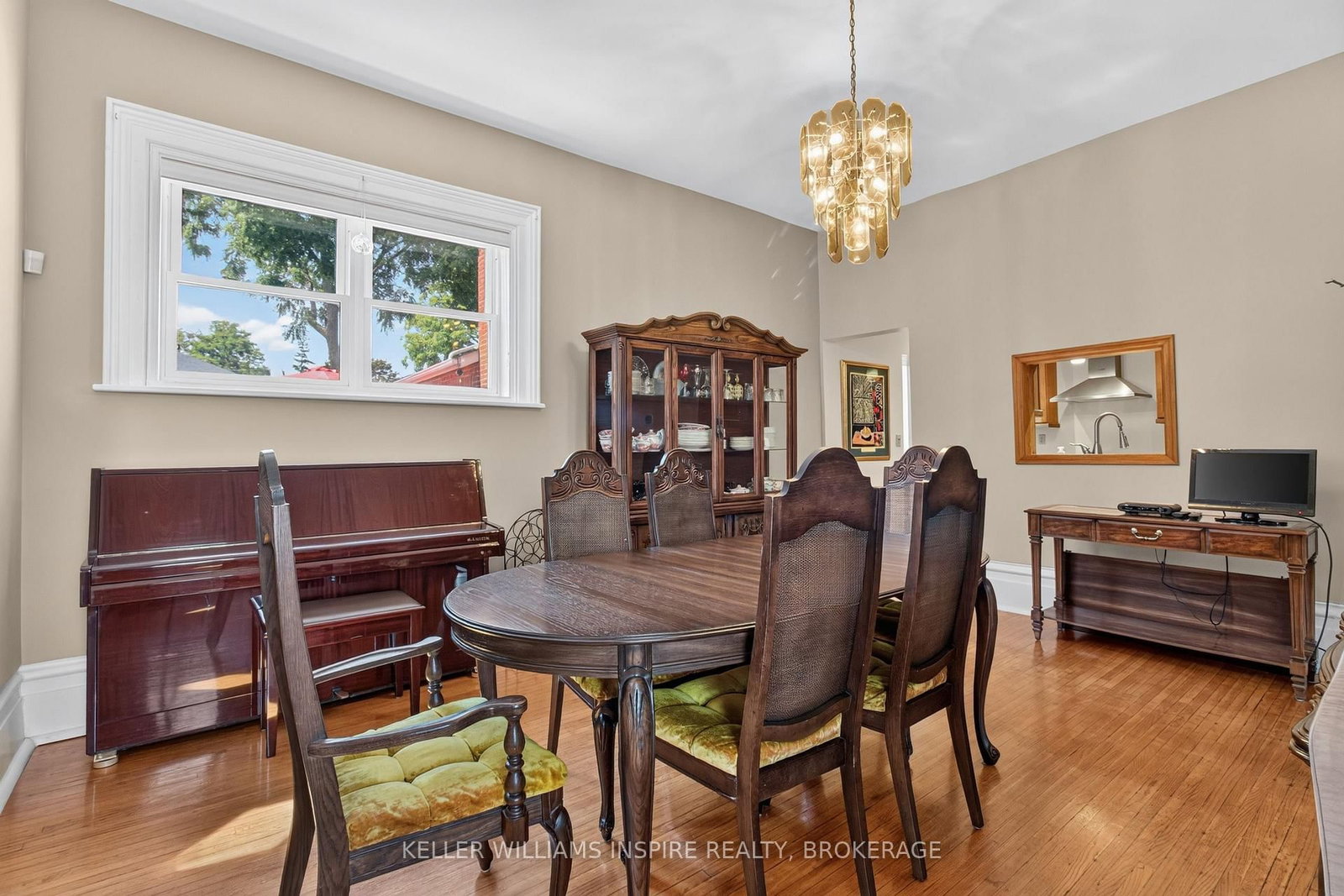 244 George Street • Belleville, ON photo 18