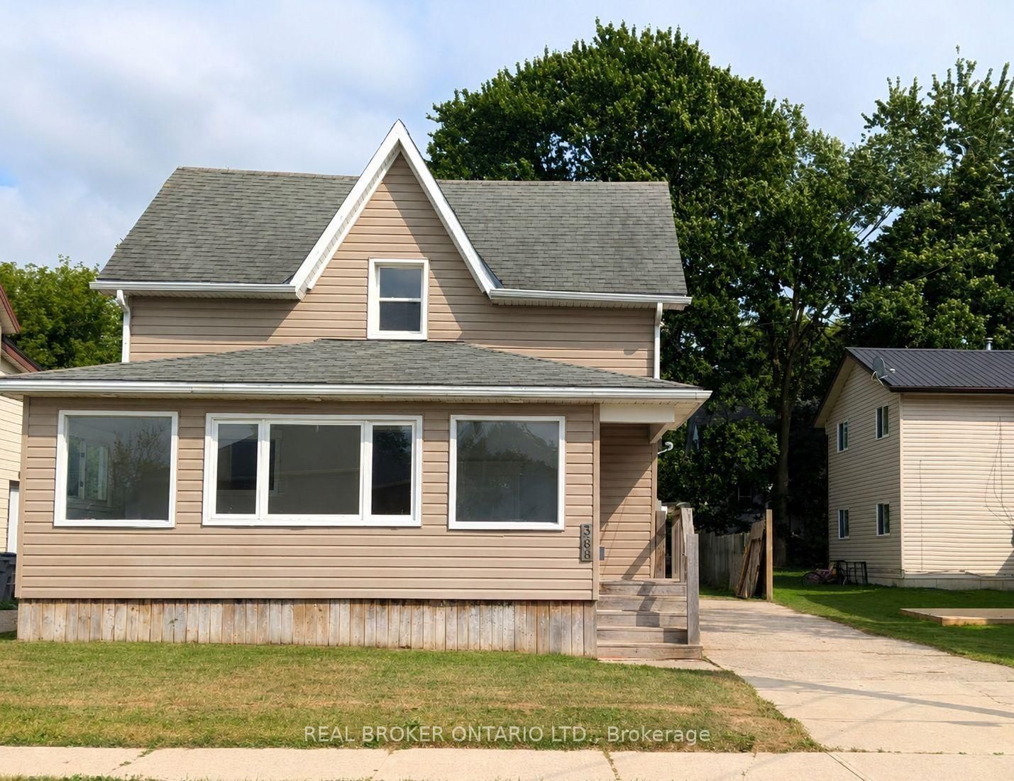 Detached House for sale at 368 Wellington Avenue, North Perth, Ontario, N4W 2J2 - Listowel - MLS: X13747224
