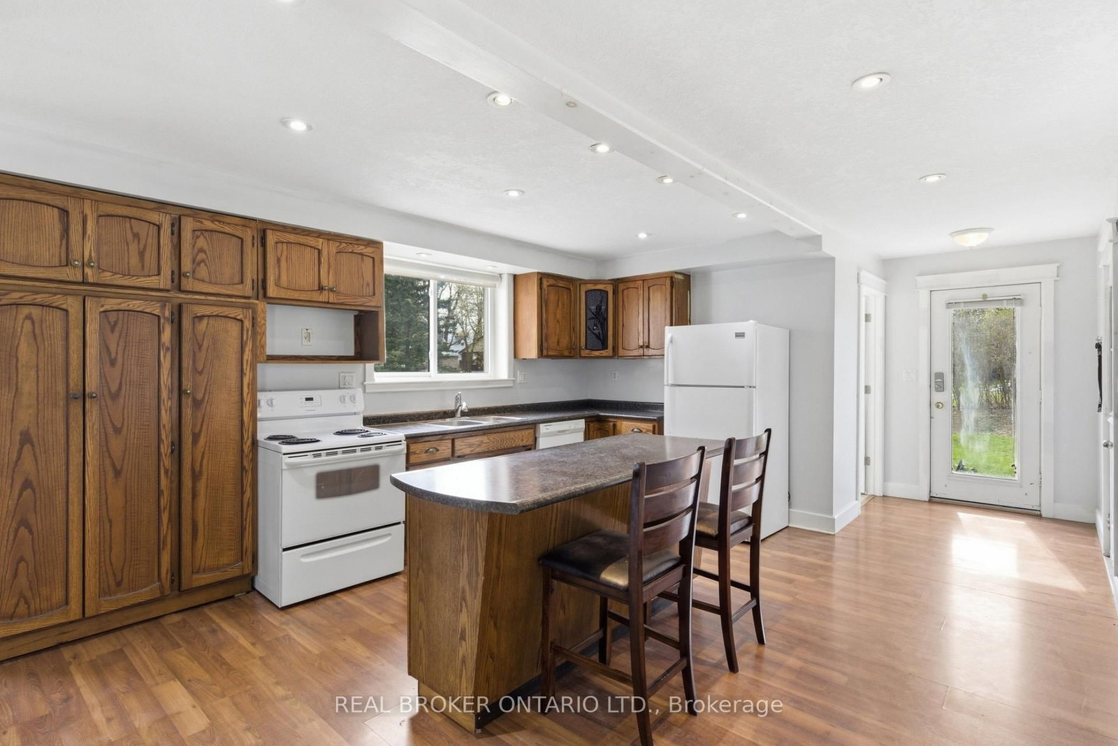 368 Wellington Avenue S • North Perth, ON photo 13