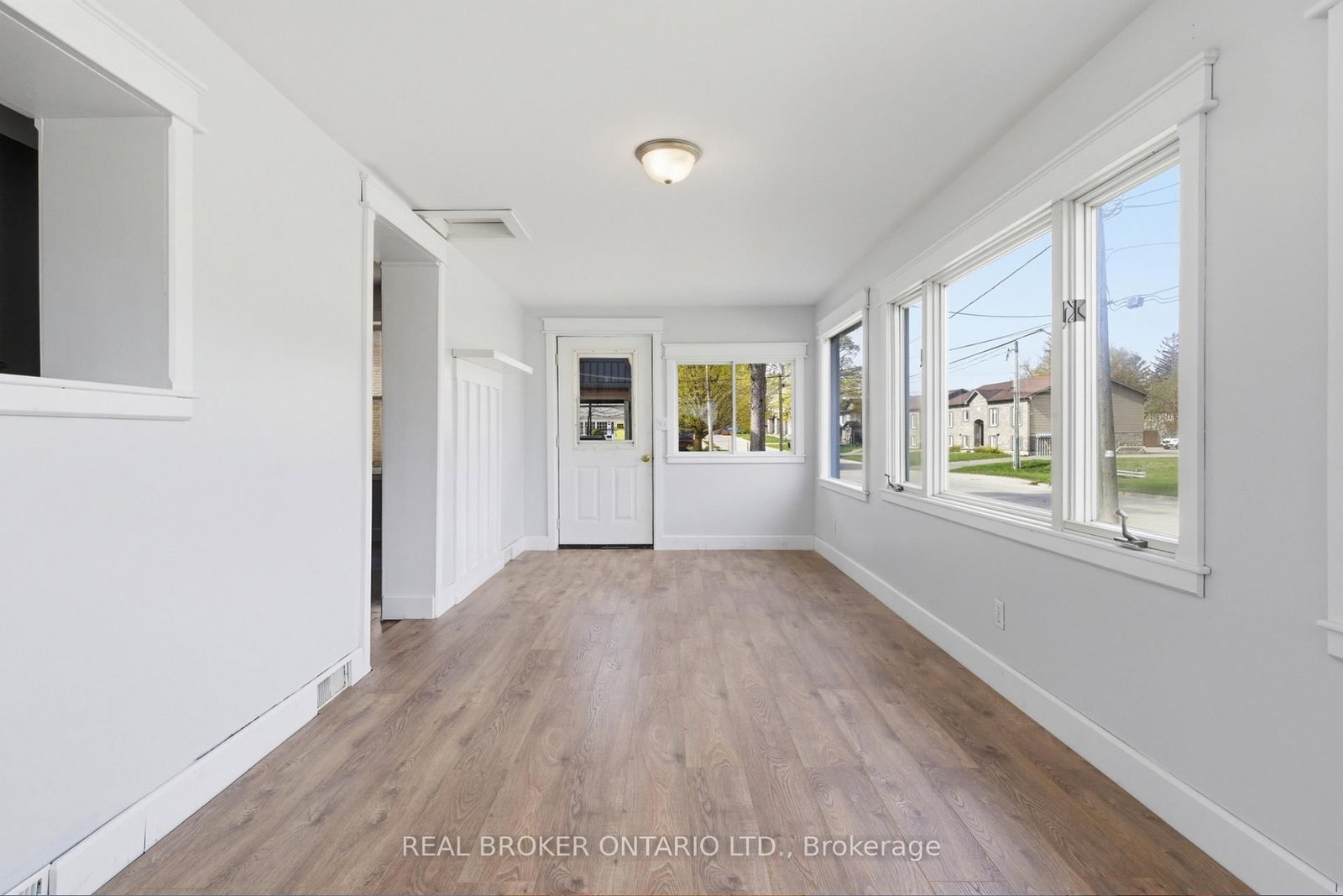 368 Wellington Avenue S • North Perth, ON photo 3
