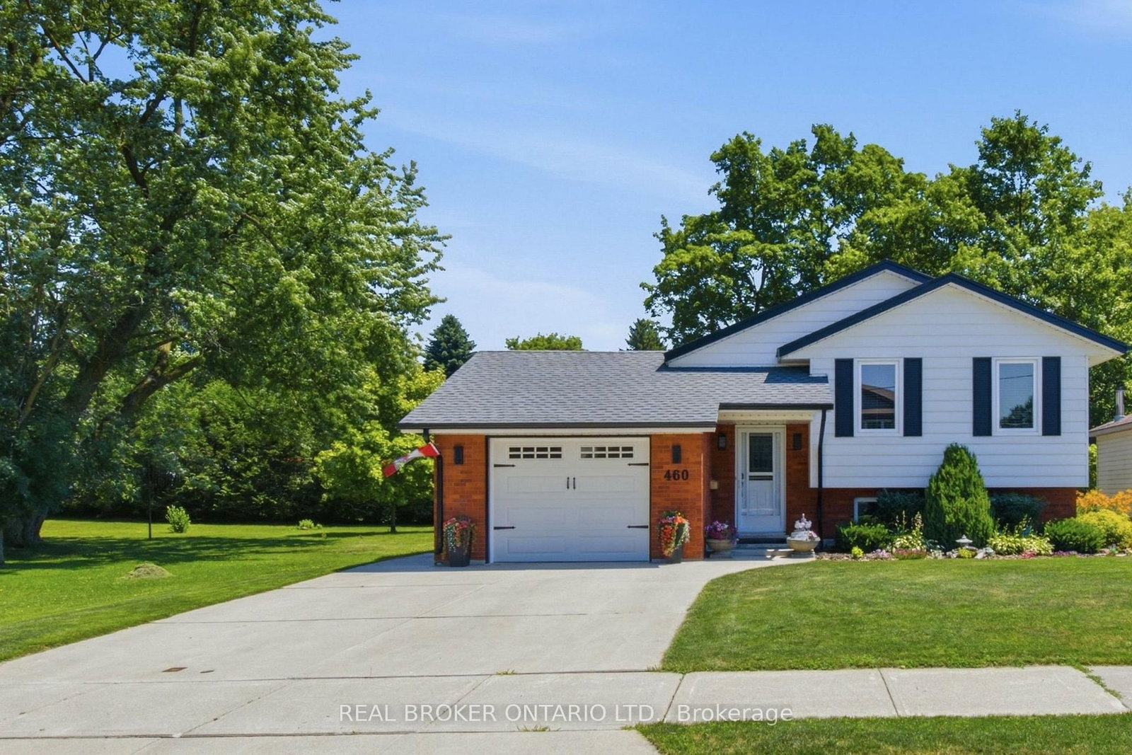 460 Wellington Avenue S • North Perth, ON photo 3