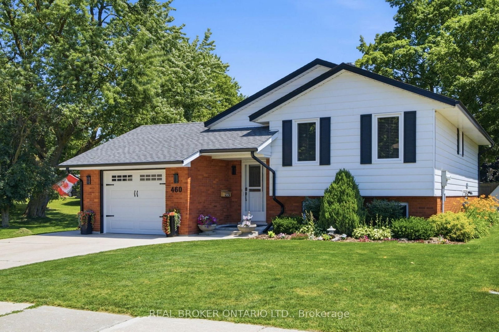 460 Wellington Avenue S • North Perth, ON photo 4