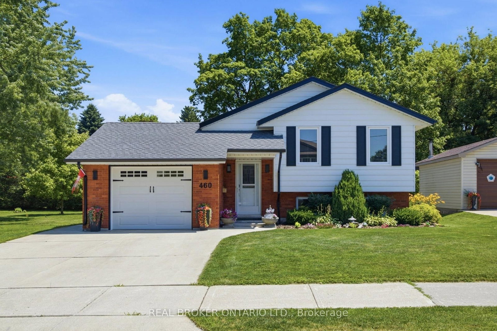 460 Wellington Avenue S • North Perth, ON photo 8