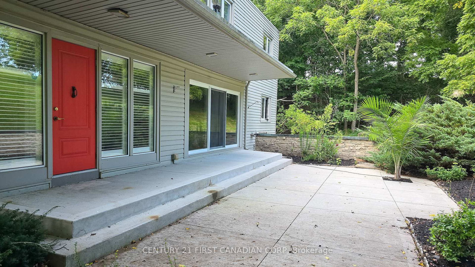 2546 Westdel Bourne • London South, ON photo 10
