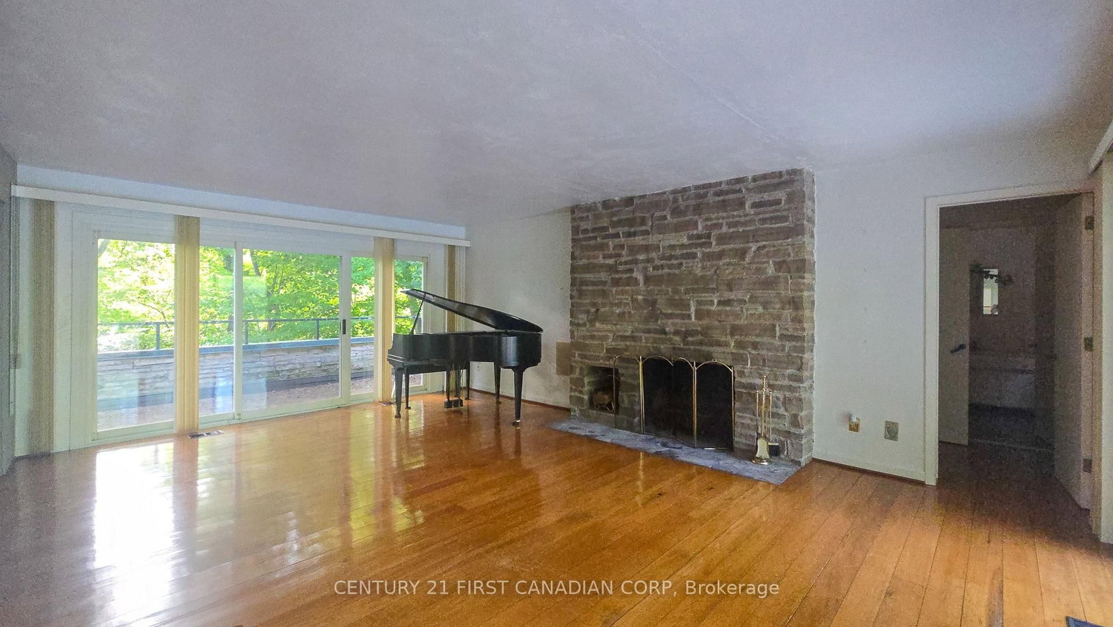 2546 Westdel Bourne • London South, ON photo 12
