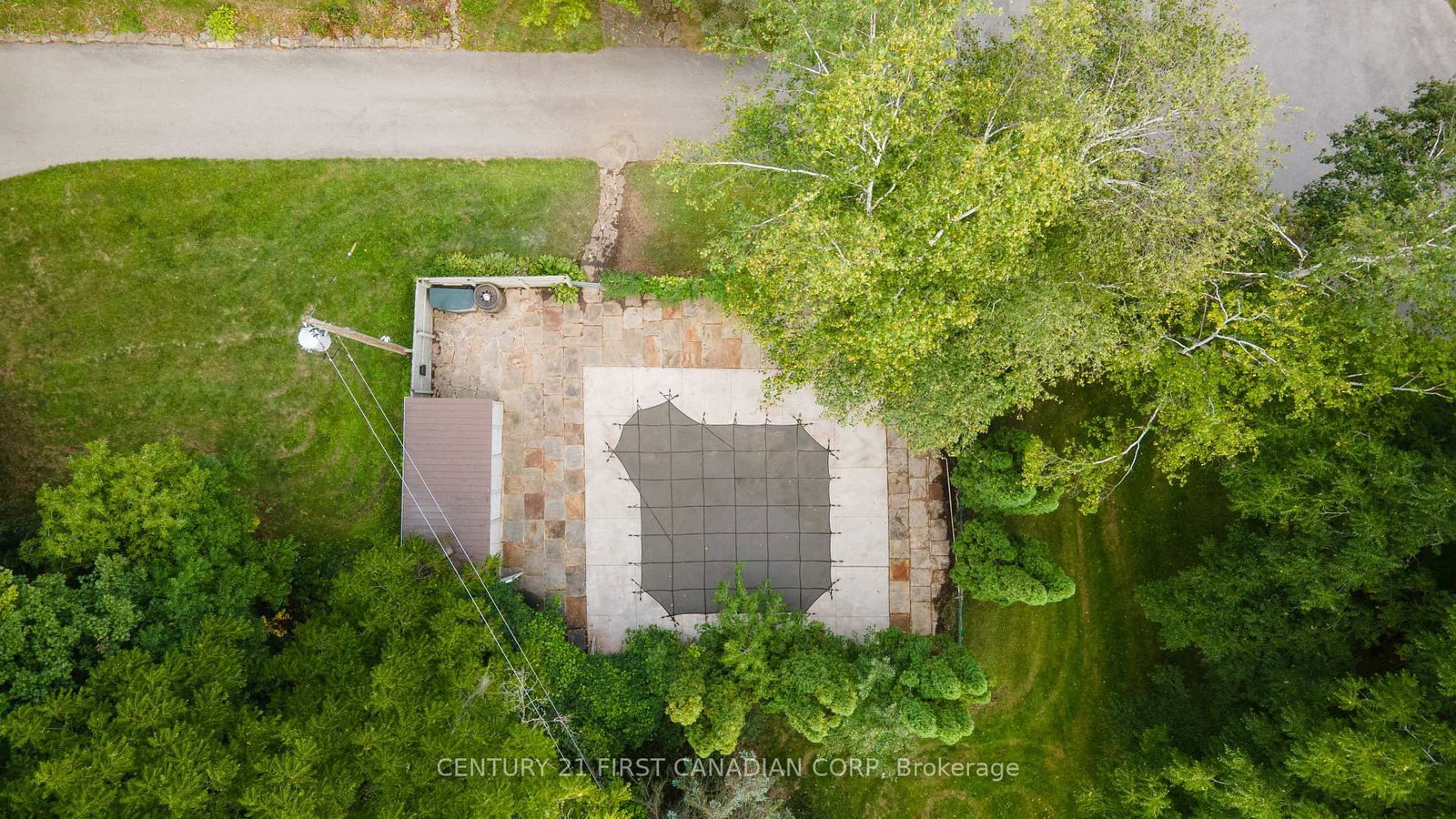 2546 Westdel Bourne • London South, ON photo 29