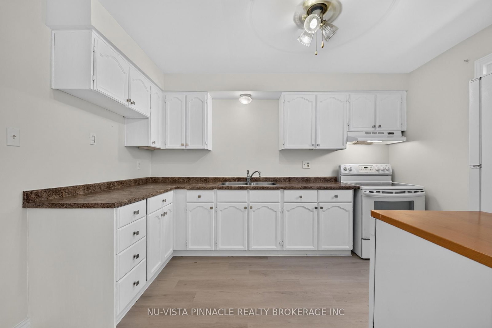 69 Conway Drive • London South, ON photo 11