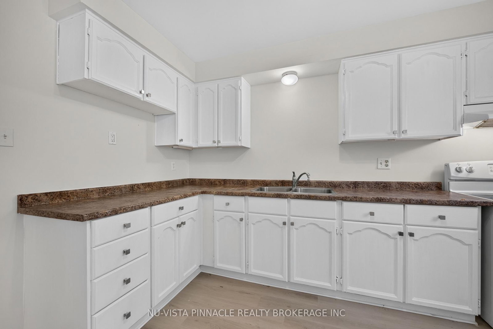 69 Conway Drive • London South, ON photo 12
