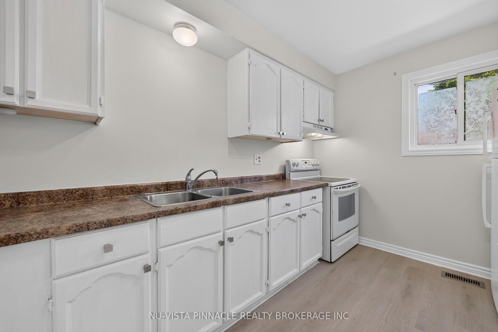 69 Conway Drive • London South, ON photo 13