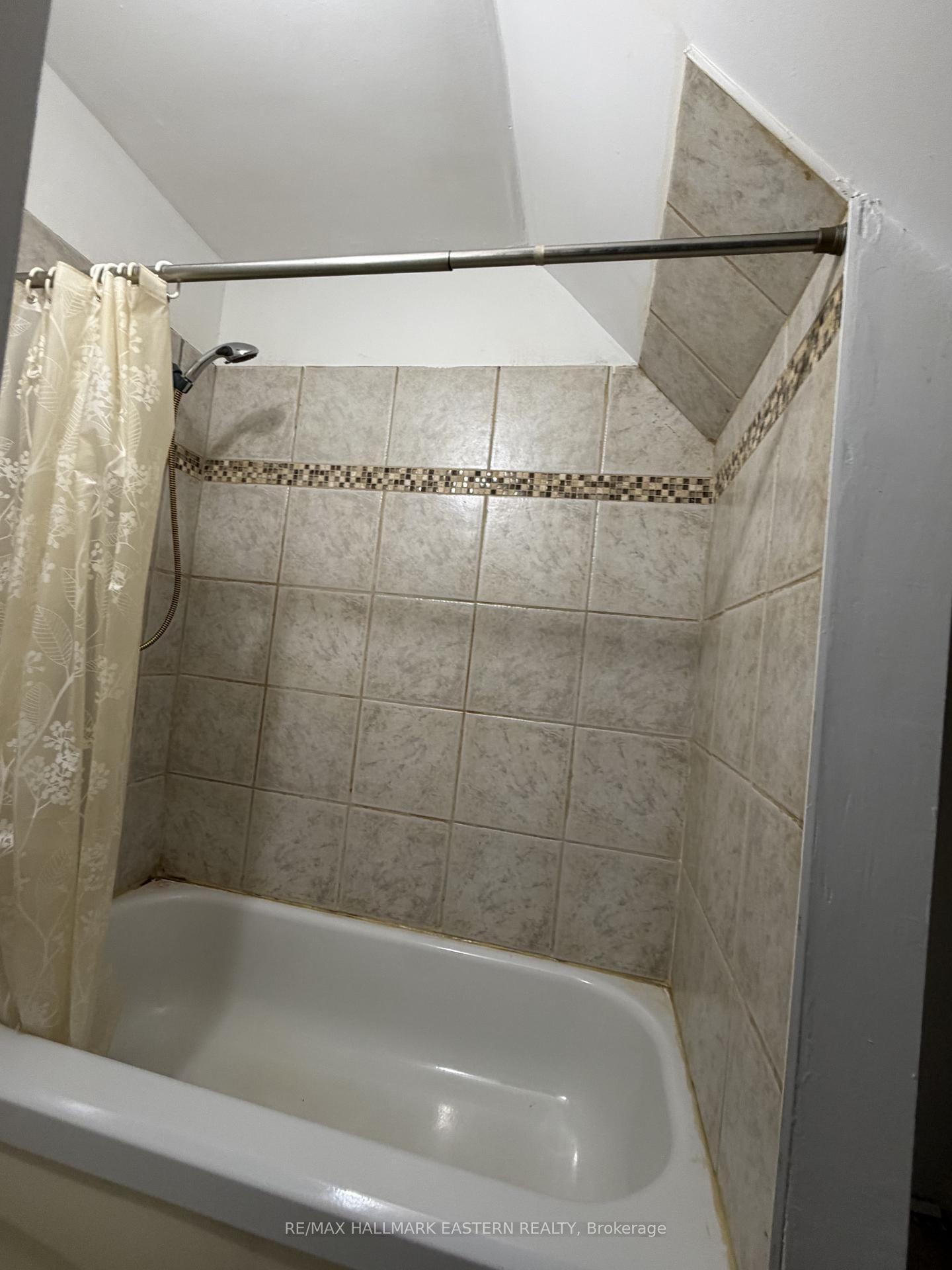 194 London Street • Peterborough, ON photo 12