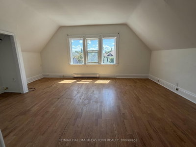 194 London Street • Peterborough, ON photo 9