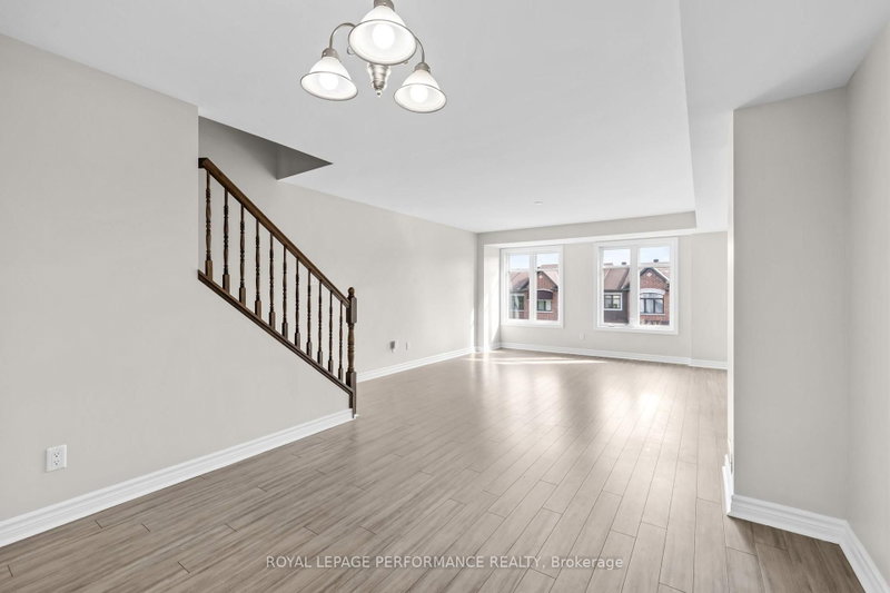 10 - 2224 Marble Crescent
