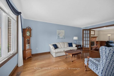 109 Maple Drive • Hamilton, ON photo 3