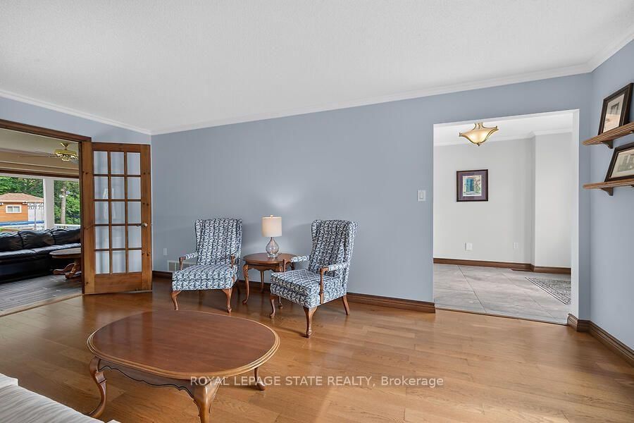 109 Maple Drive • Hamilton, ON photo 4