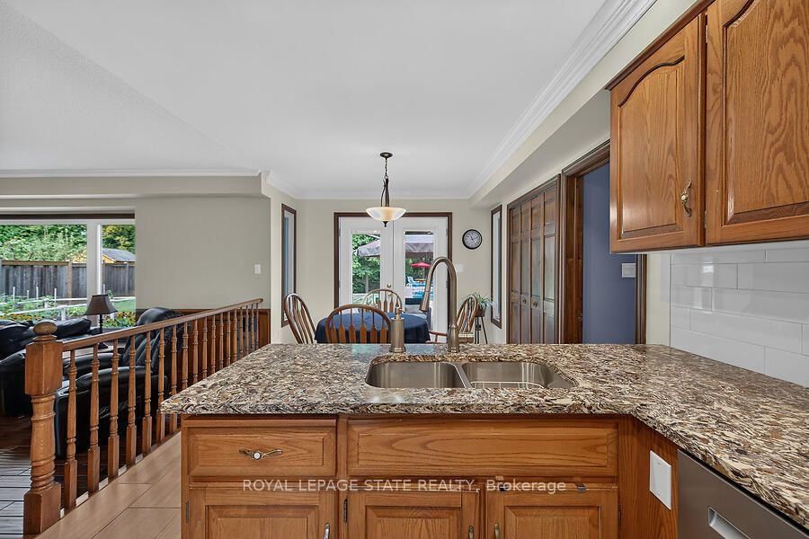 109 Maple Drive • Hamilton, ON photo 9
