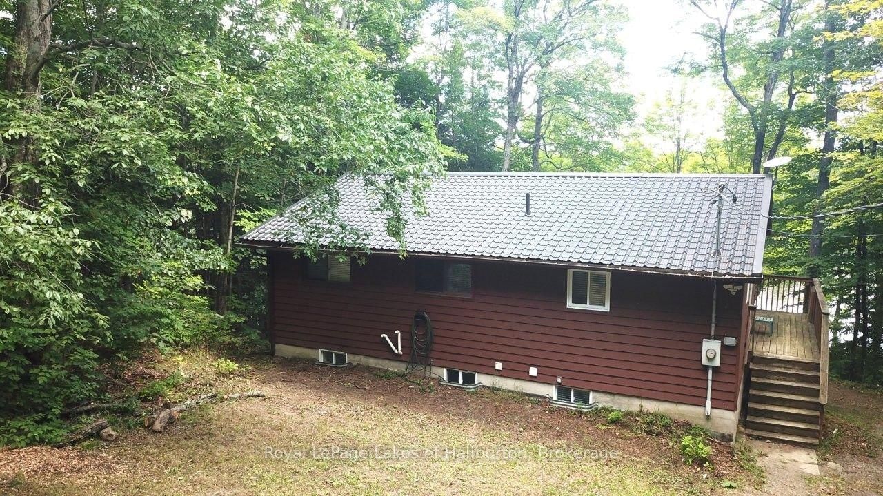 1214 Hubbard & Montgomery Lane • Highlands East, ON photo 18