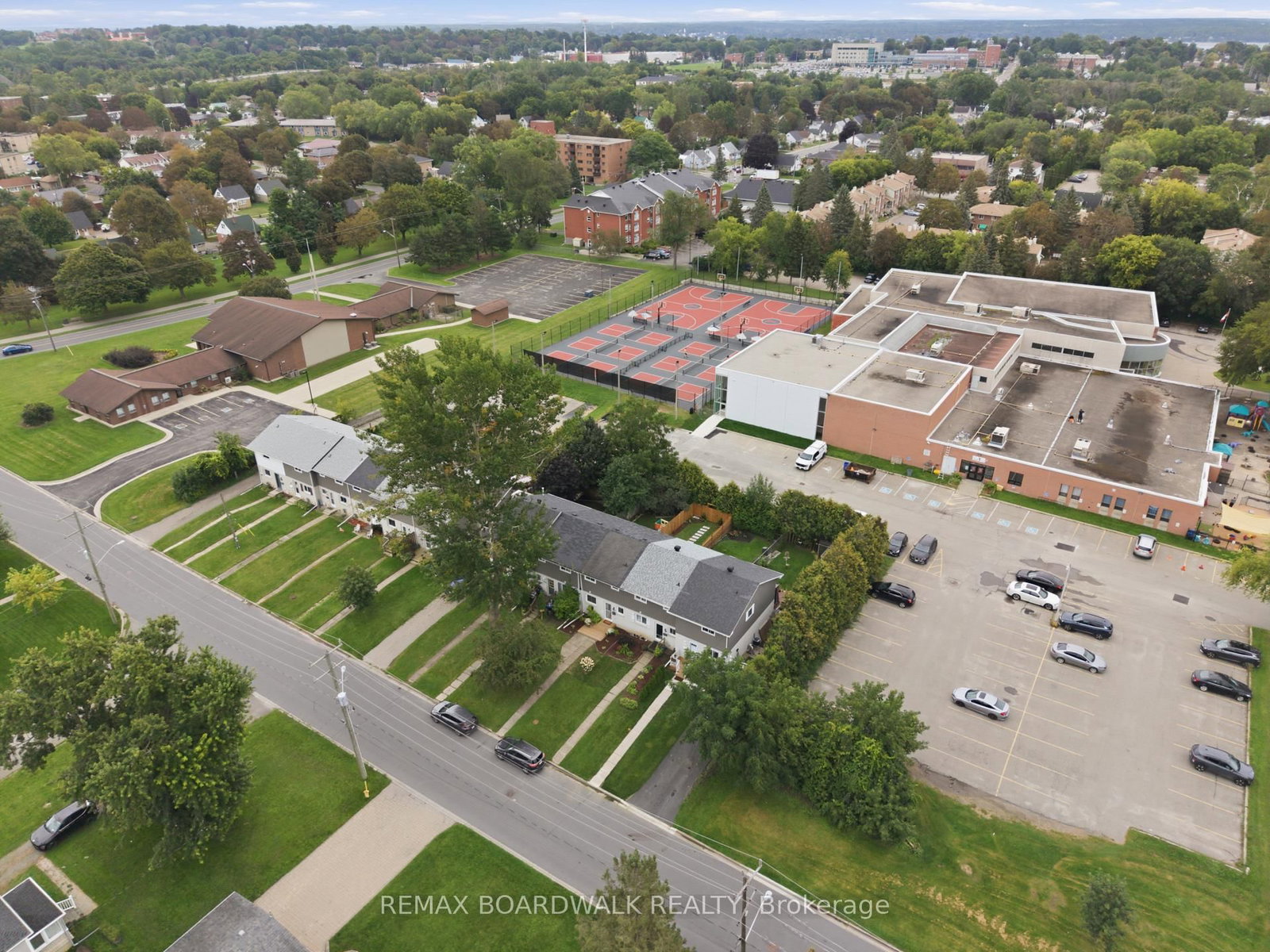 11 Maple Avenue • Brockville, ON photo 13