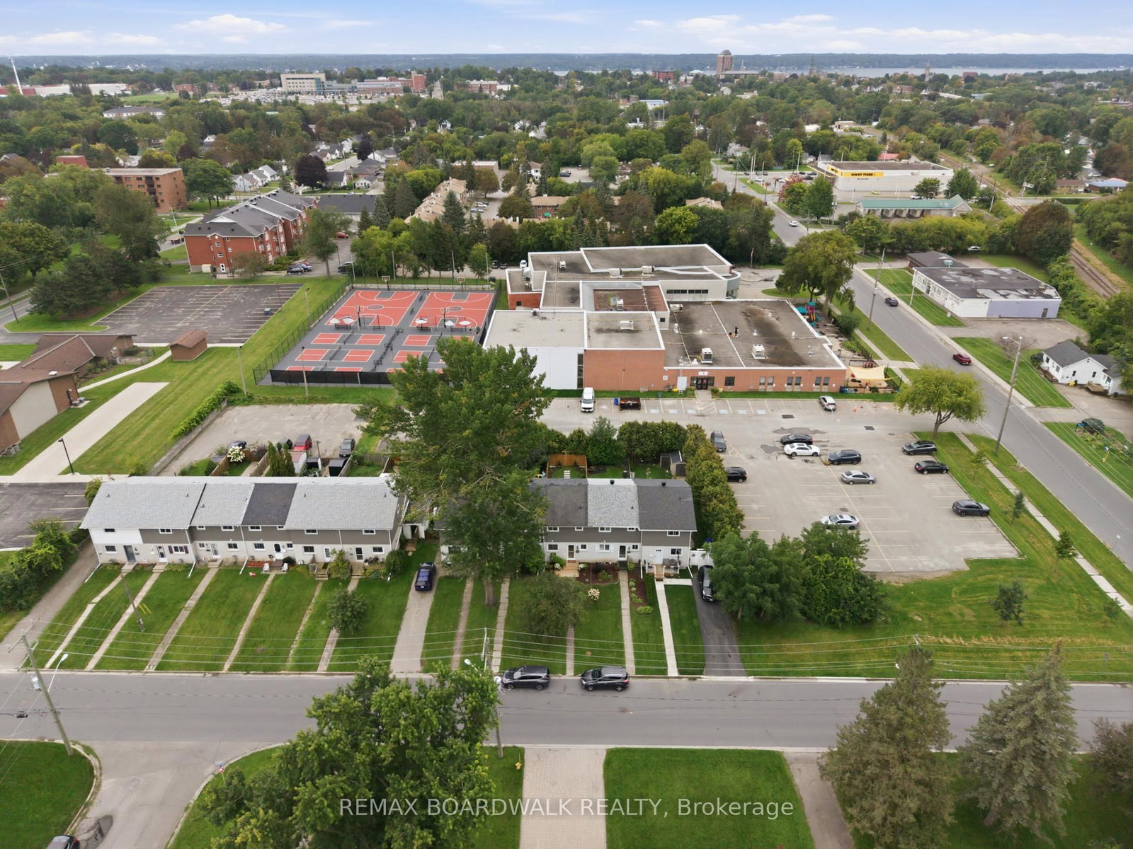 11 Maple Avenue • Brockville, ON photo 14