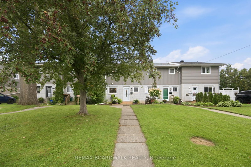 11 Maple Avenue