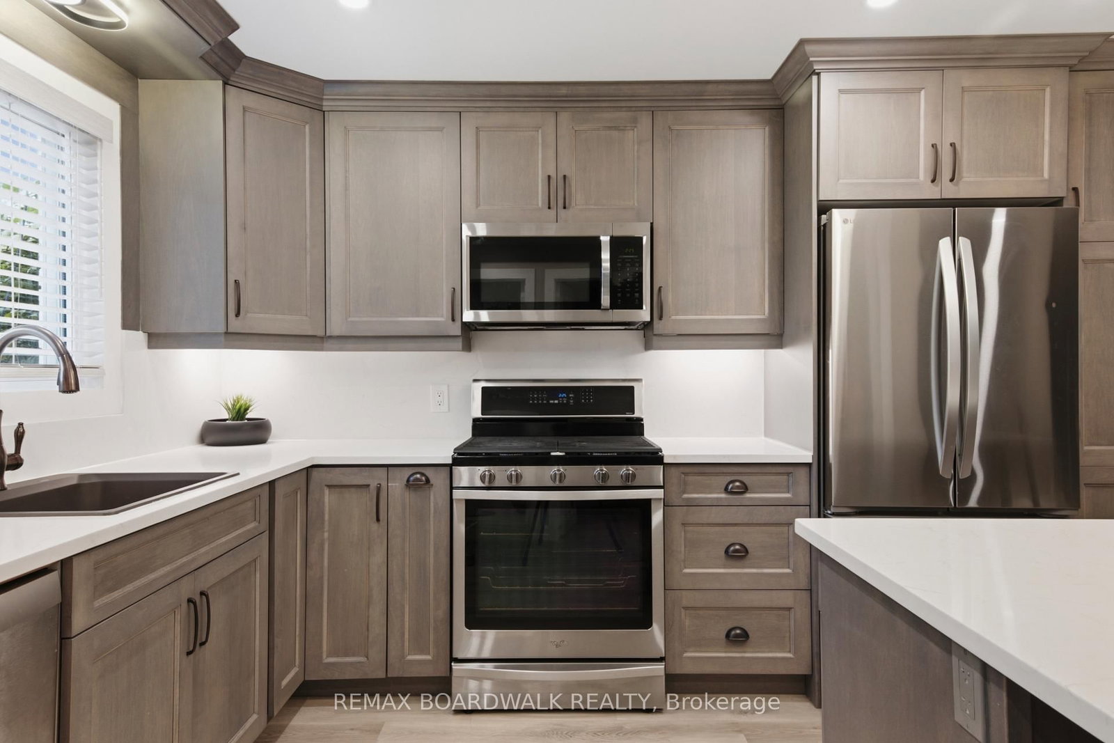 11 Maple Avenue • Brockville, ON photo 21