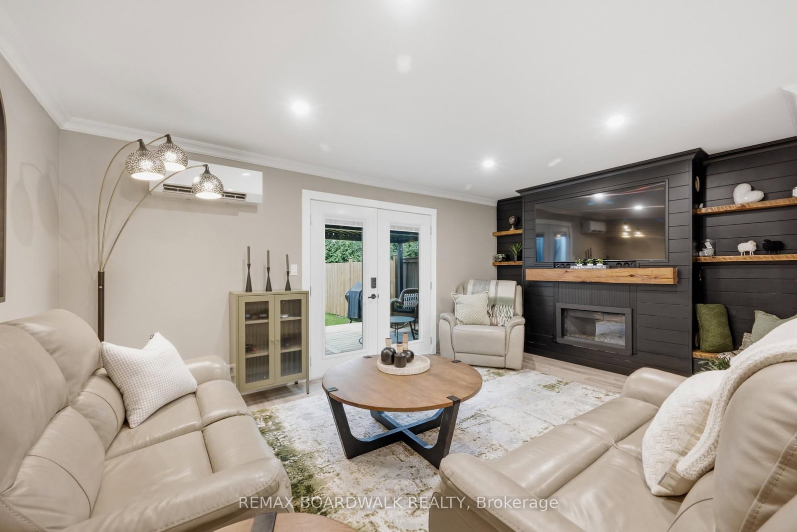 11 Maple Avenue • Brockville, ON photo 30