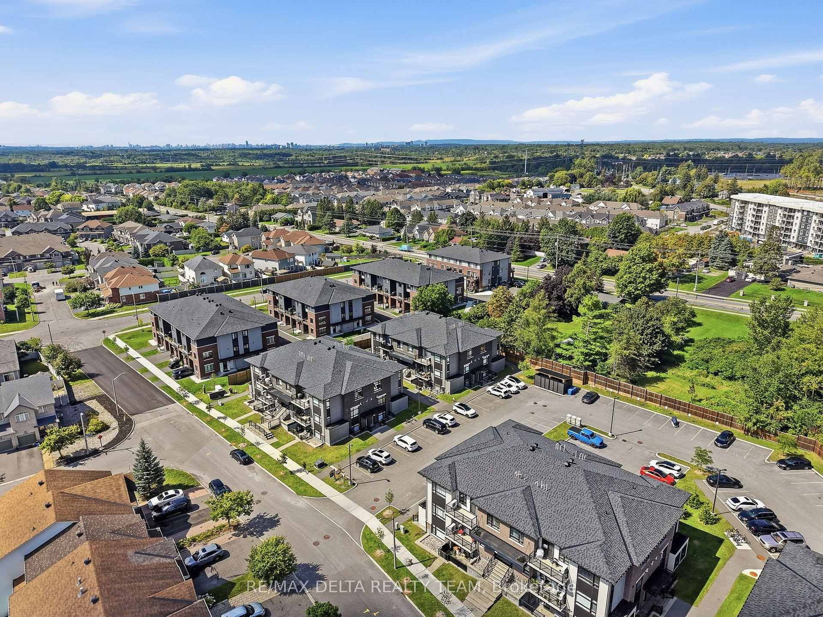 400 C Rolling Meadow Crescent • #13 • Ottawa, ON photo 23