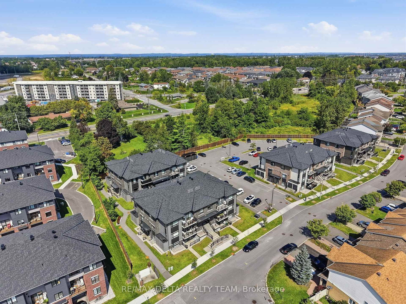 400 C Rolling Meadow Crescent • #13 • Ottawa, ON photo 24