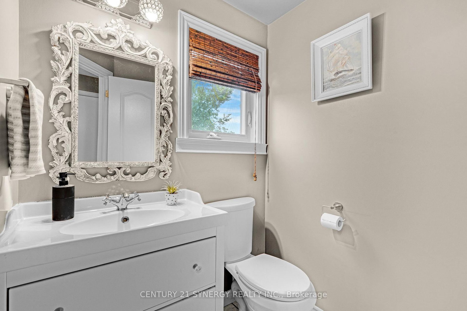 1932 Ashmont Street • Ottawa, ON photo 4