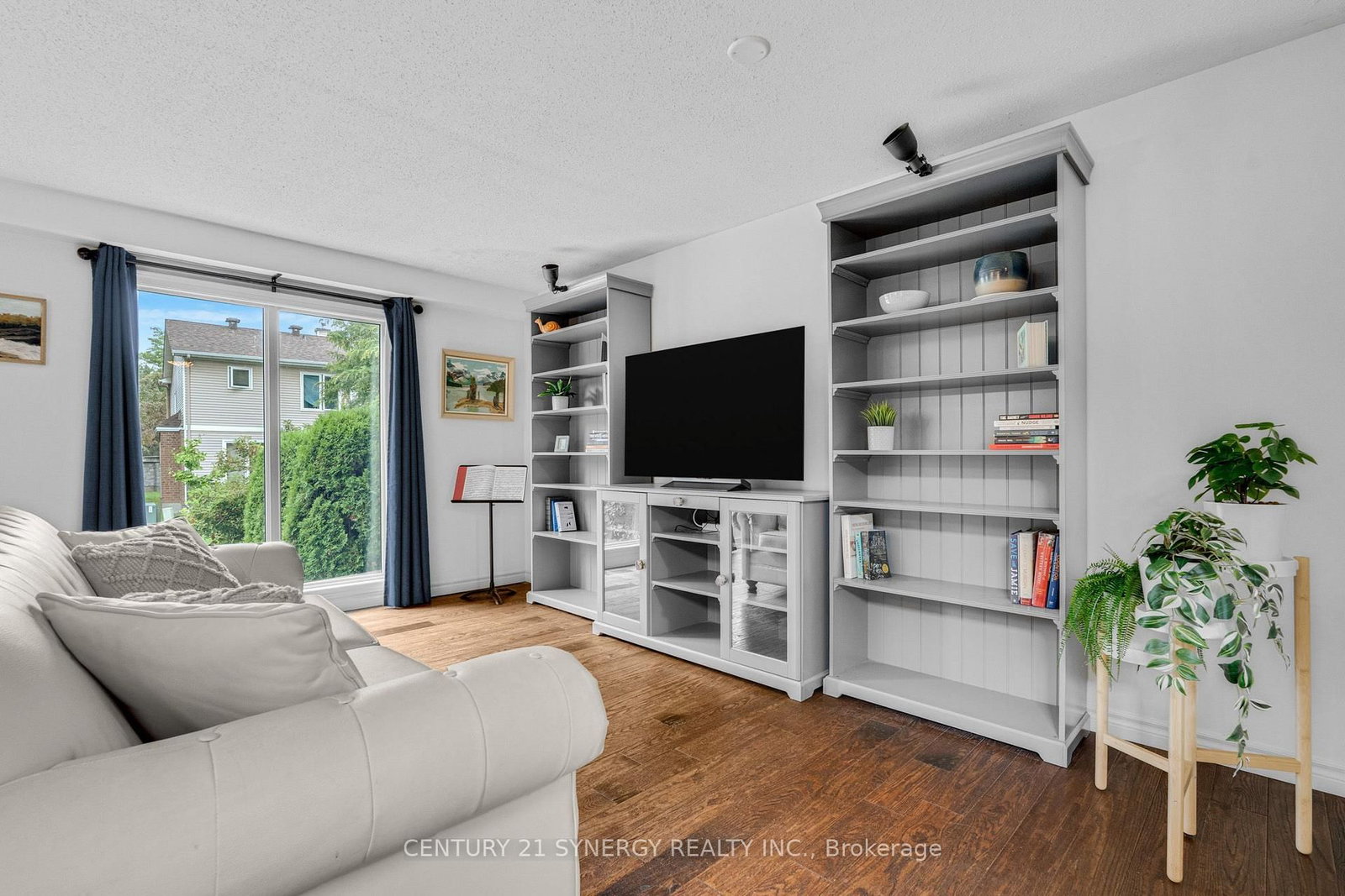 1932 Ashmont Street • Ottawa, ON photo 5