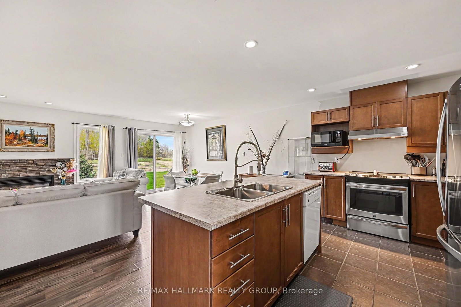 86 Fourth Avenue • Arnprior, ON photo 11
