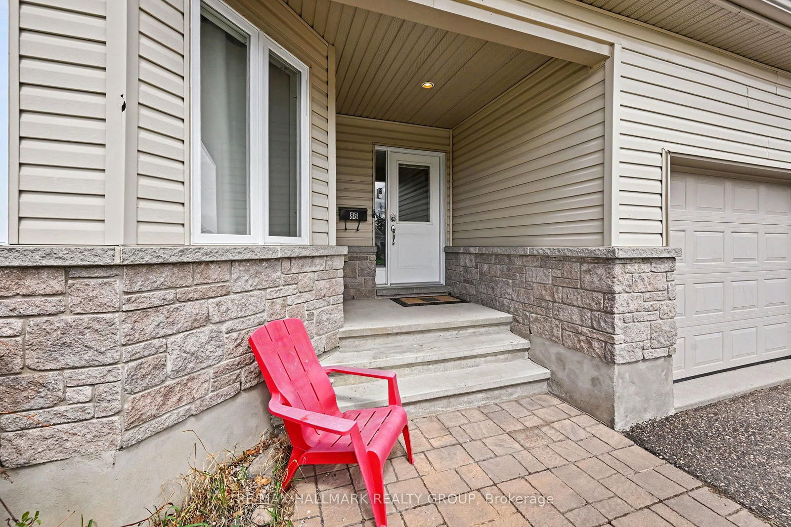 86 Fourth Avenue • Arnprior, ON photo 4