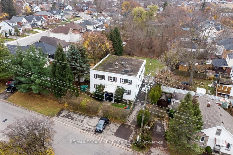 13 McMaster Avenue
