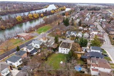 13 McMaster Avenue • Welland, ON photo 3