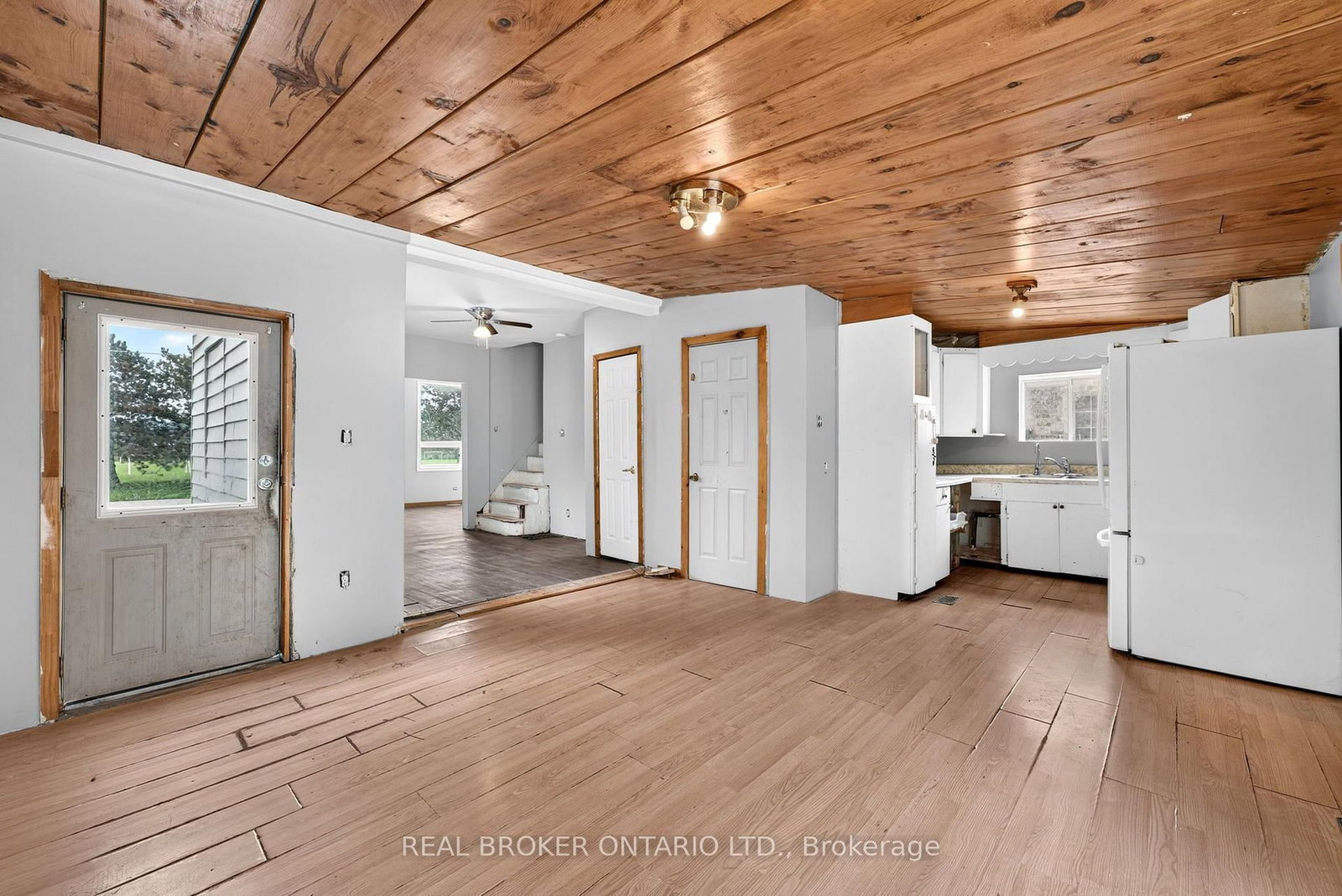 19 Coleman Street • Huron East, ON photo 17