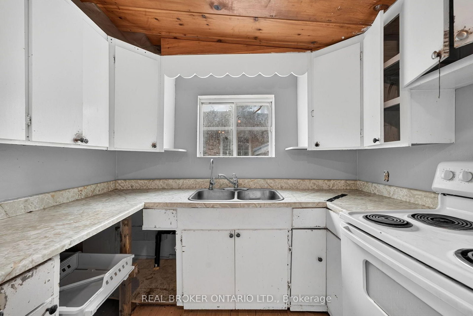 19 Coleman Street • Huron East, ON photo 19