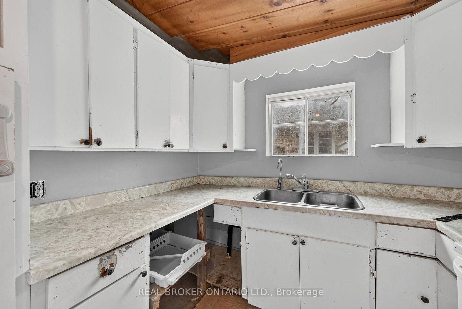 19 Coleman Street • Huron East, ON photo 20
