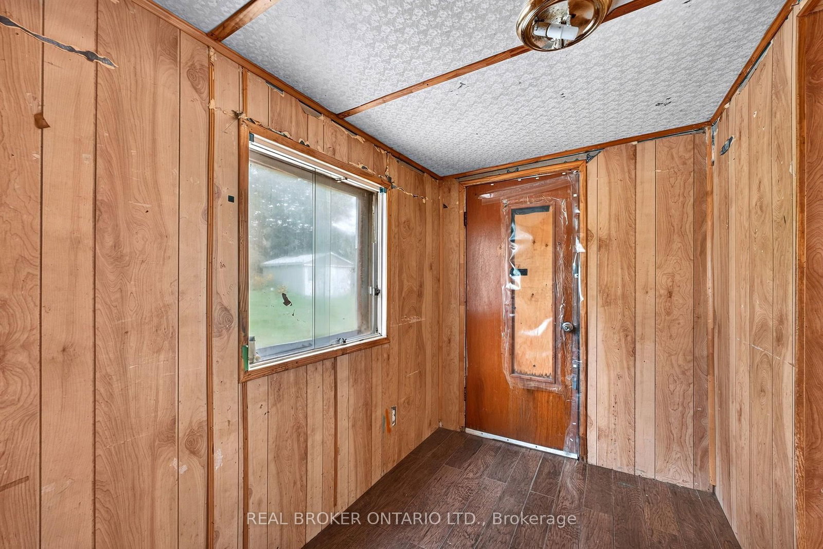 19 Coleman Street • Huron East, ON photo 23