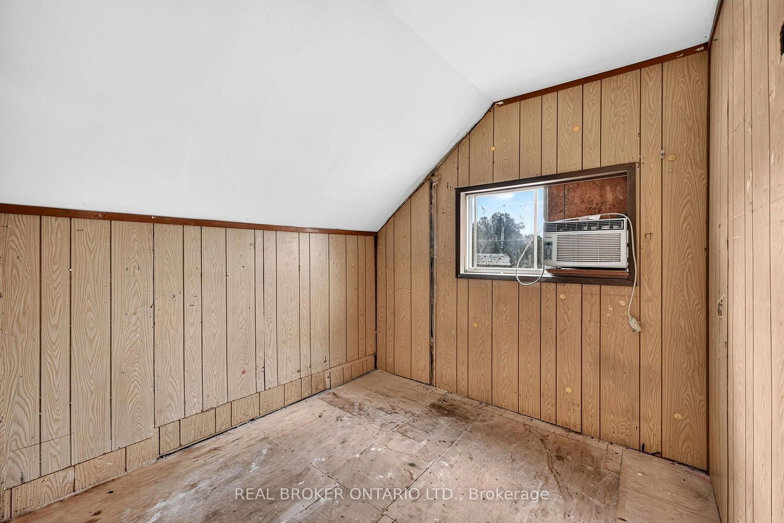 19 Coleman Street • Huron East, ON photo 25