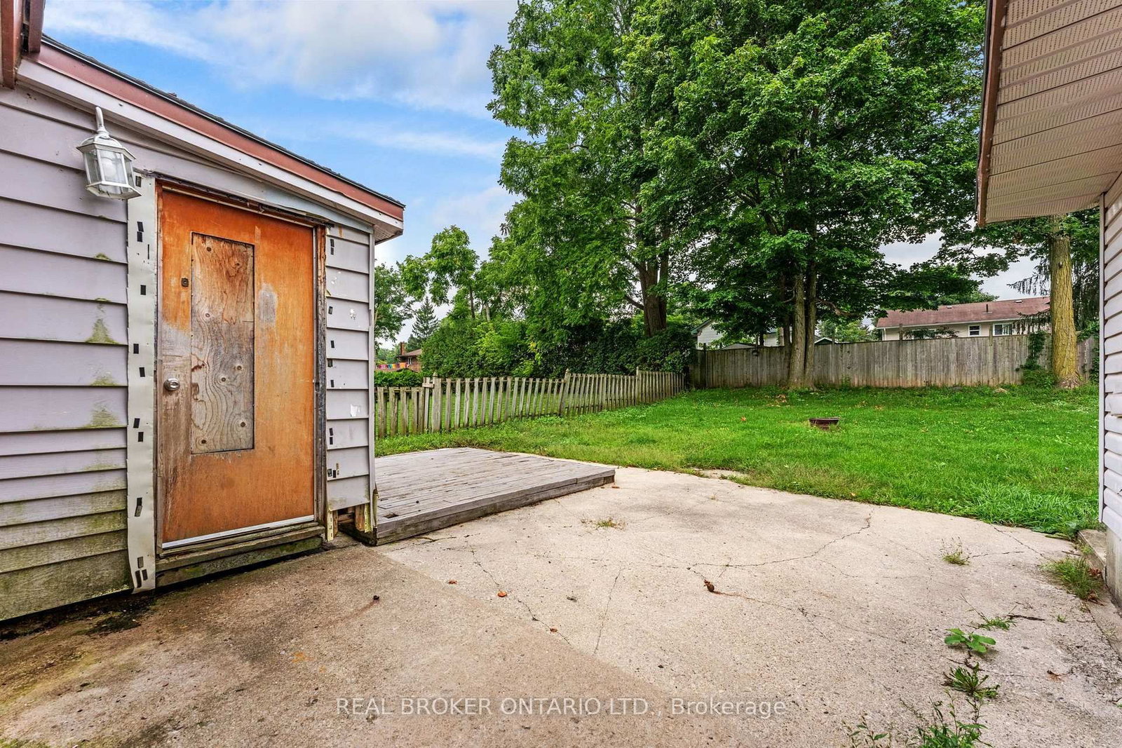 19 Coleman Street • Huron East, ON photo 33