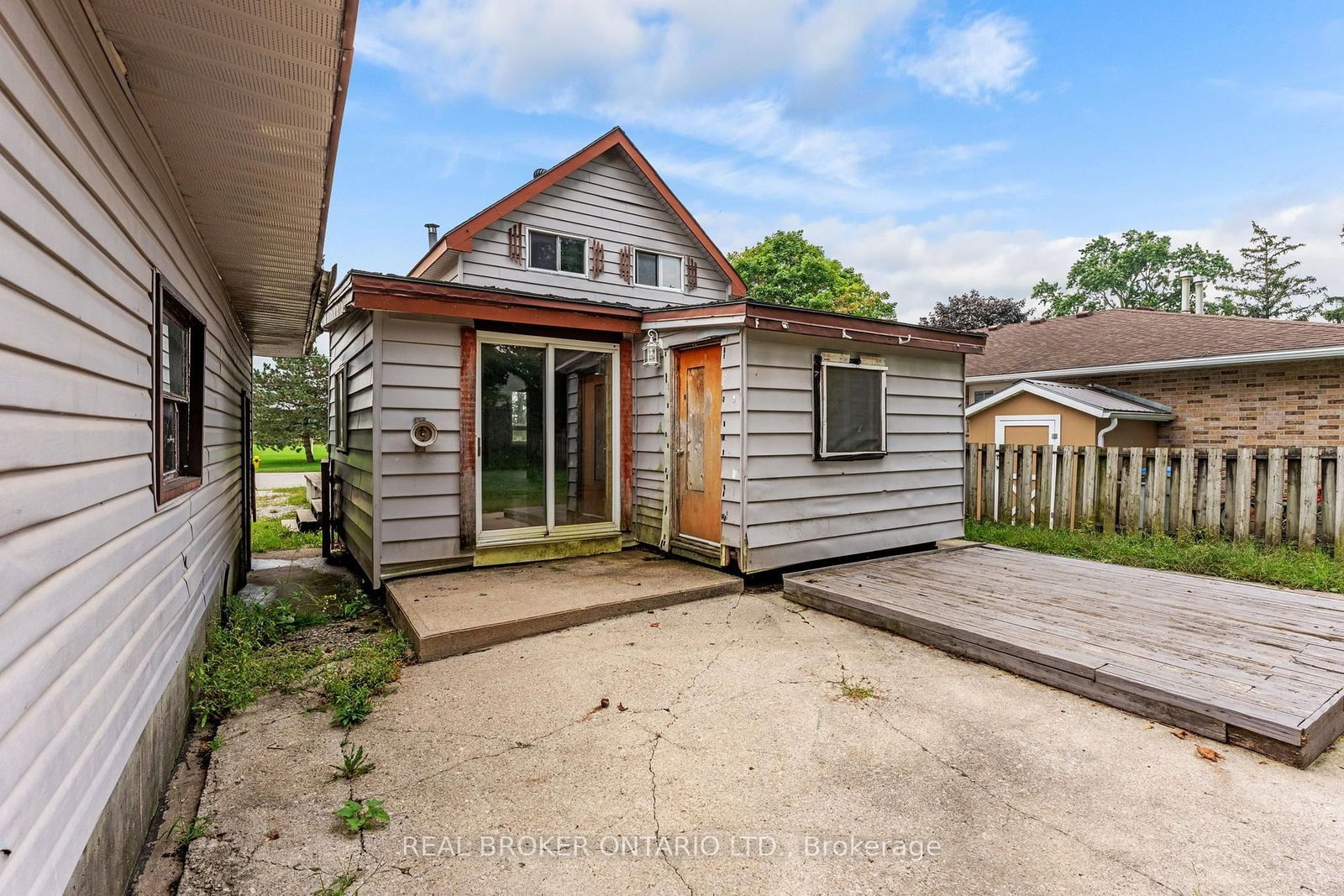 19 Coleman Street • Huron East, ON photo 34