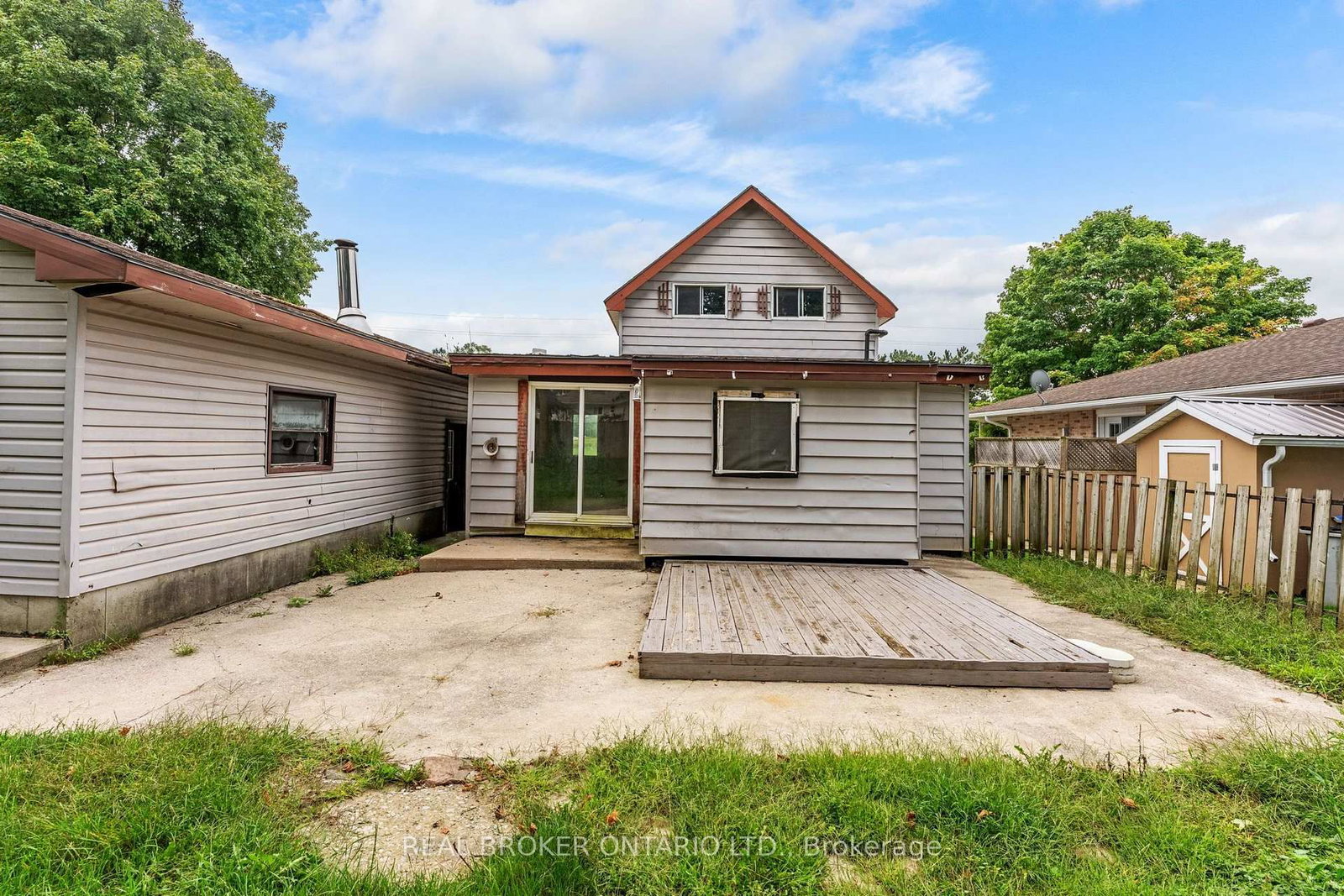 19 Coleman Street • Huron East, ON photo 35