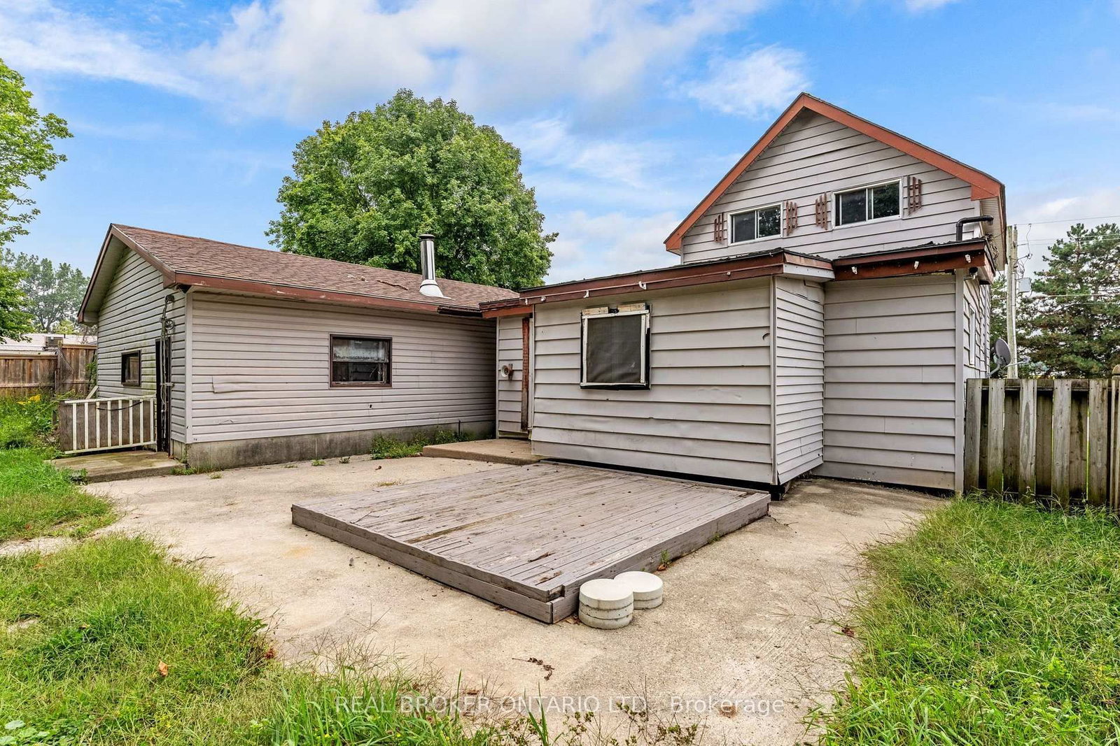 19 Coleman Street • Huron East, ON photo 37