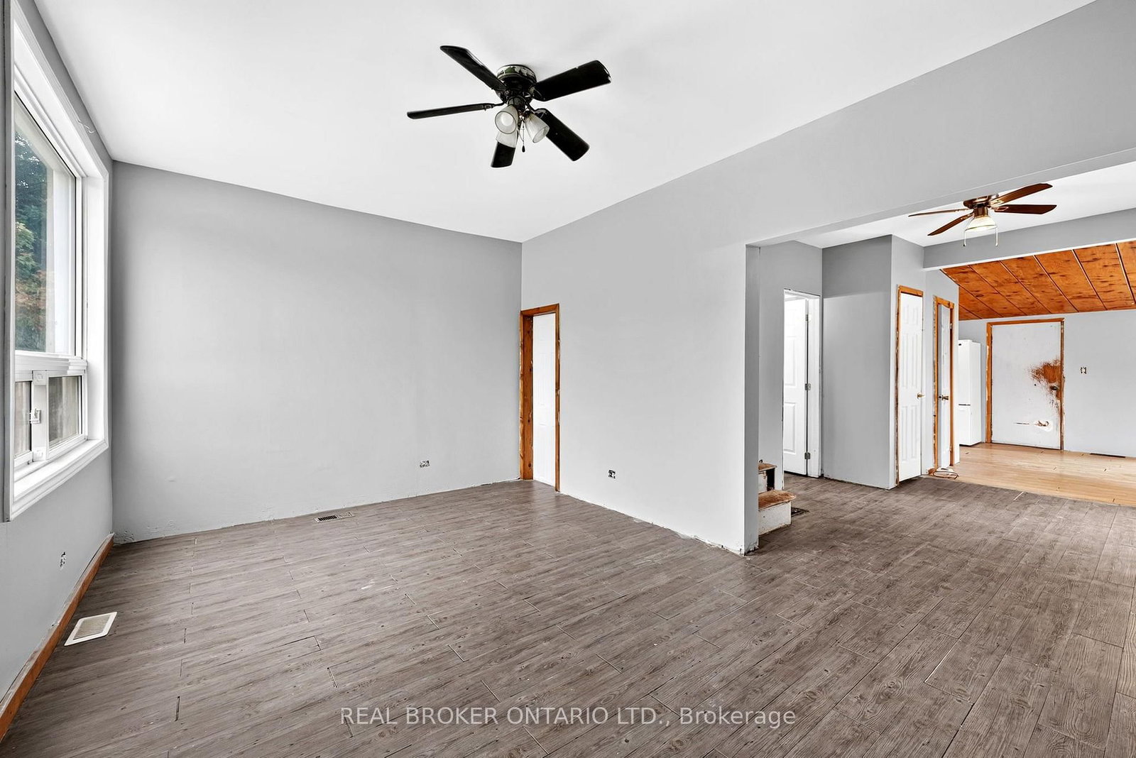 19 Coleman Street • Huron East, ON photo 8