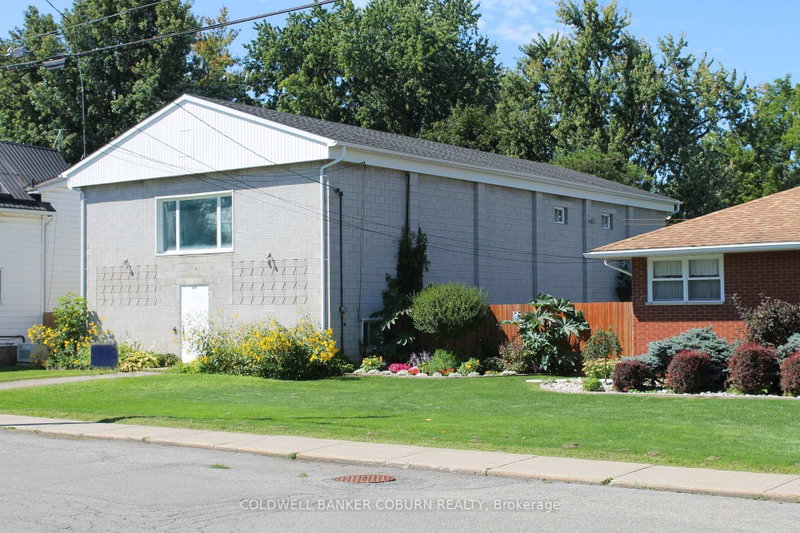518 Church Street, North Dundas
