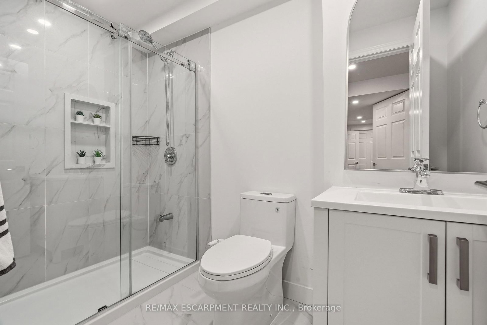 26 Weneil Drive • Hamilton, ON photo 27