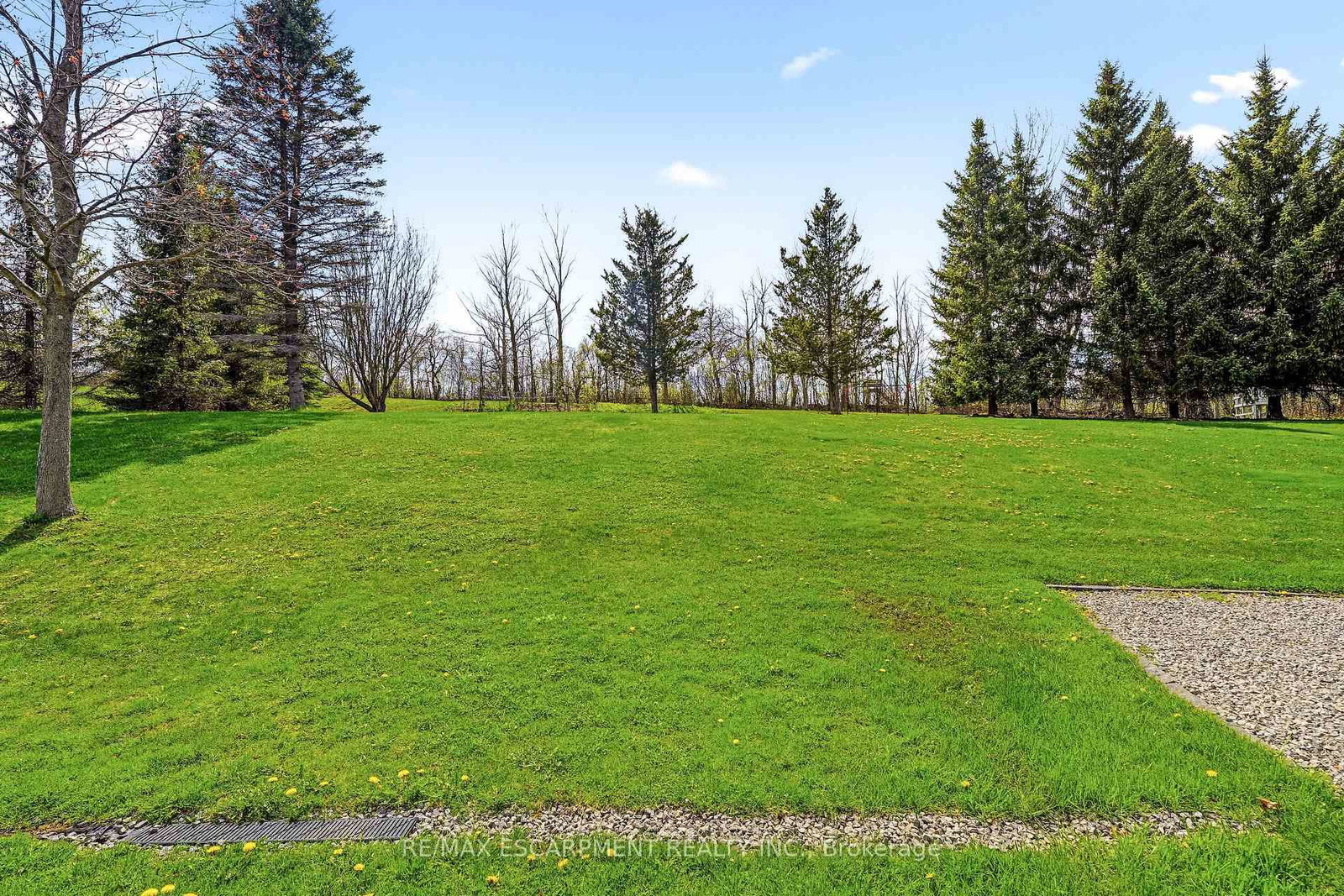 26 Weneil Drive • Hamilton, ON photo 35