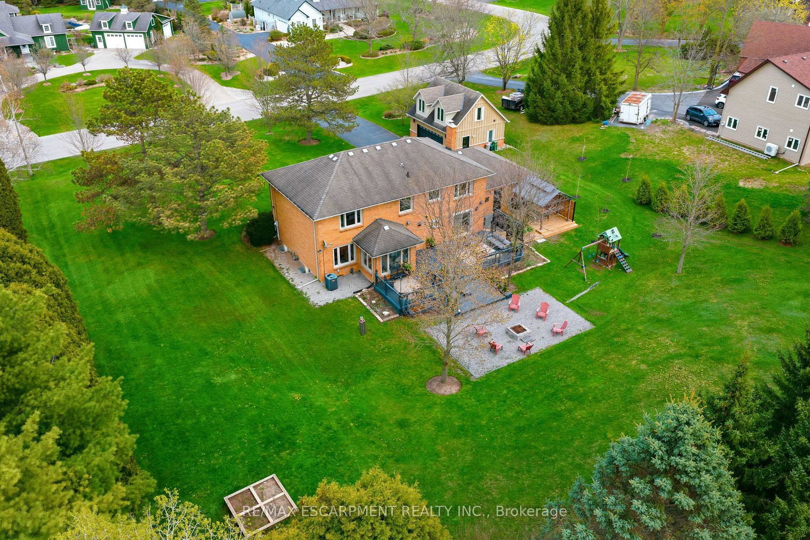 26 Weneil Drive • Hamilton, ON photo 39