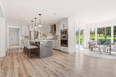 26 Weneil Drive • Hamilton, ON photo 5
